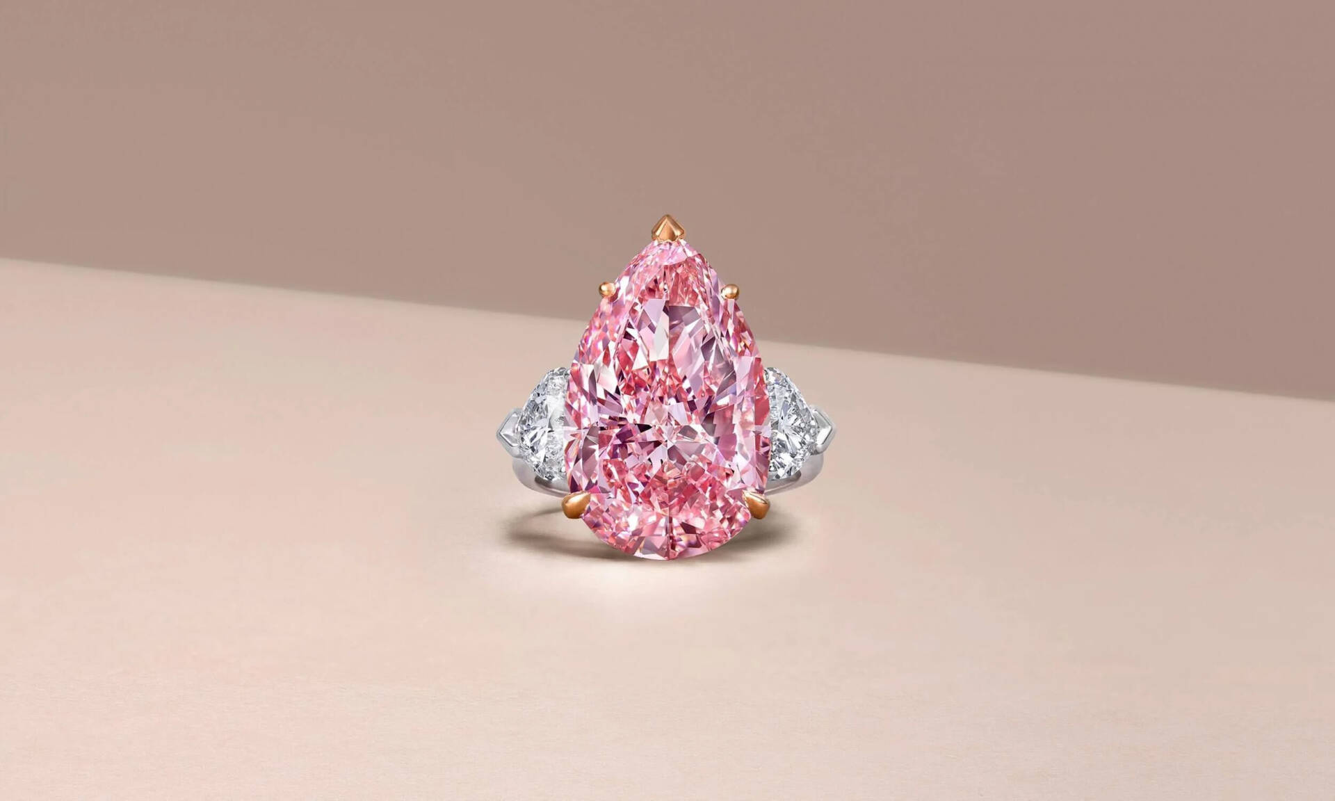 Les Diamants Roses de Graff : Éclats de Rêve et Magie Éternelle